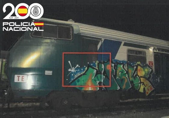 Imagen de uno de los trenes vandalizados.