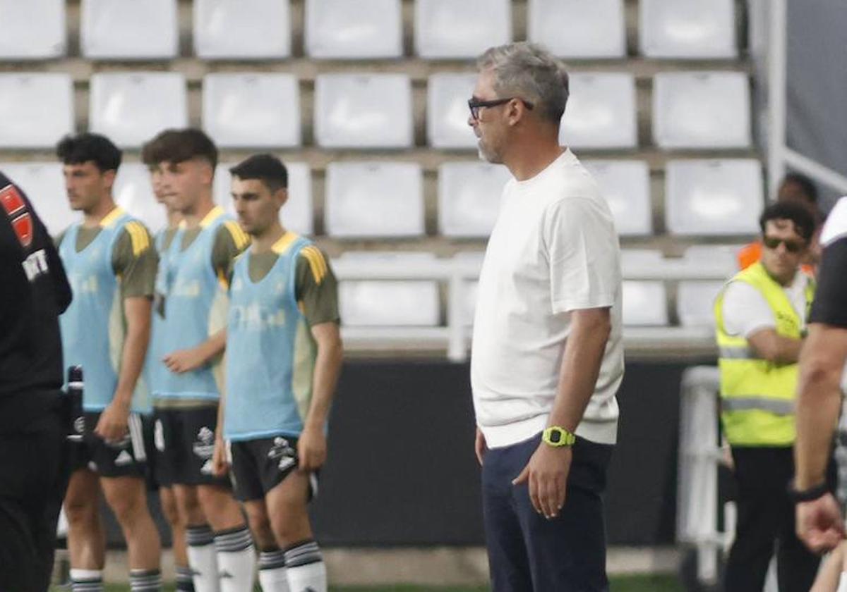 Jon Pérez Bolo, en el área técnica de El Plantío.