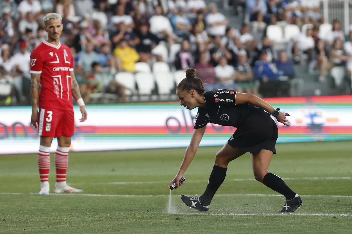 EL Burgos remonta y se lleva la primera victoria