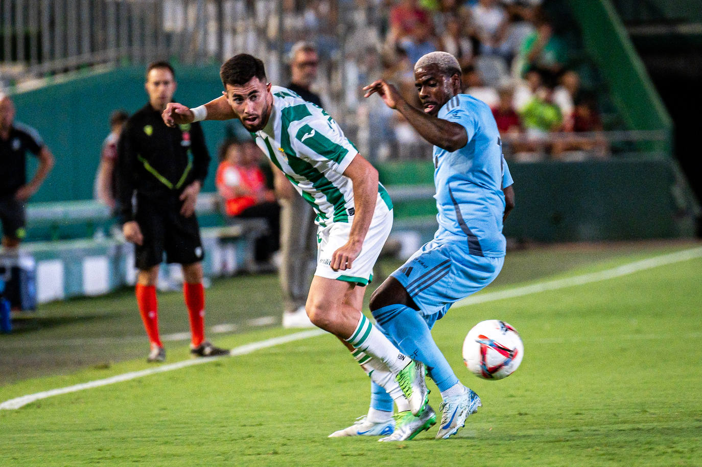 El partido entre el Córdoba CF y el Burgos CF, en imágenes