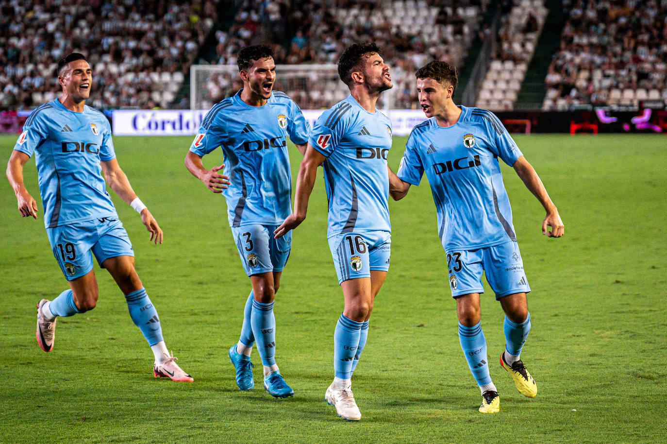 El partido entre el Córdoba CF y el Burgos CF, en imágenes