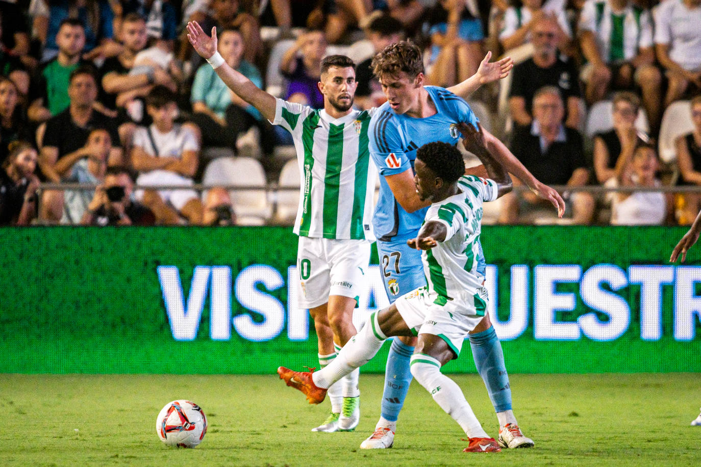 El partido entre el Córdoba CF y el Burgos CF, en imágenes