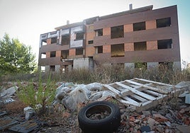 Urbanizaciones fantasma en Burgos: cementerios de hormigón y escombros