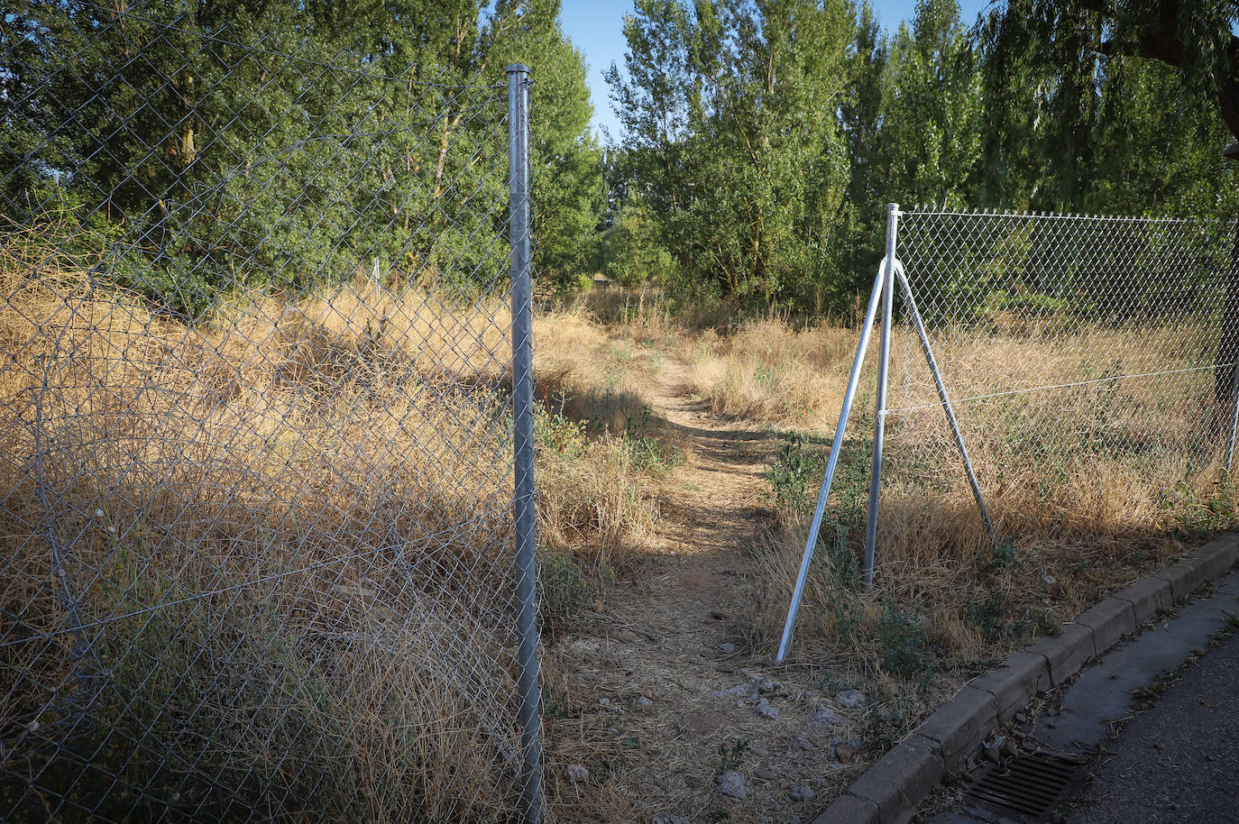 Urbanizaciones fantasma en Burgos: cementerios de hormigón y escombros