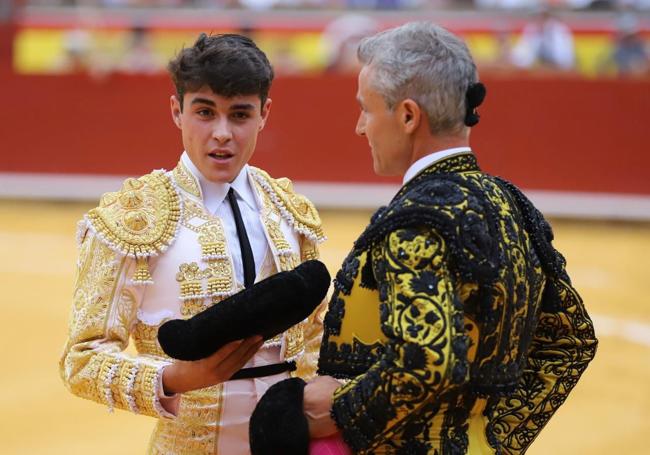 Jarocho dedica un brindis a su padre en su alternativa en Palencia.