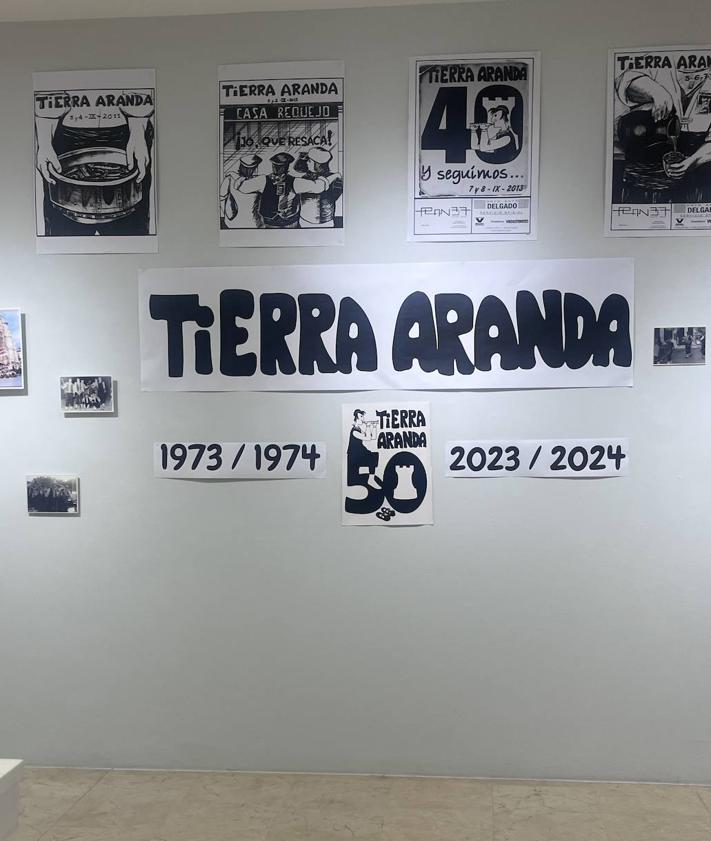 Imagen secundaria 2 - Una exposición recorre los 50 años de vida de la peña Tierra Aranda