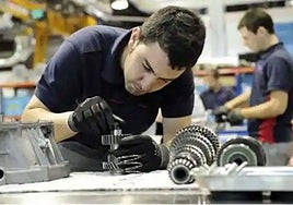 Un trabajador durante su jornada laboral.