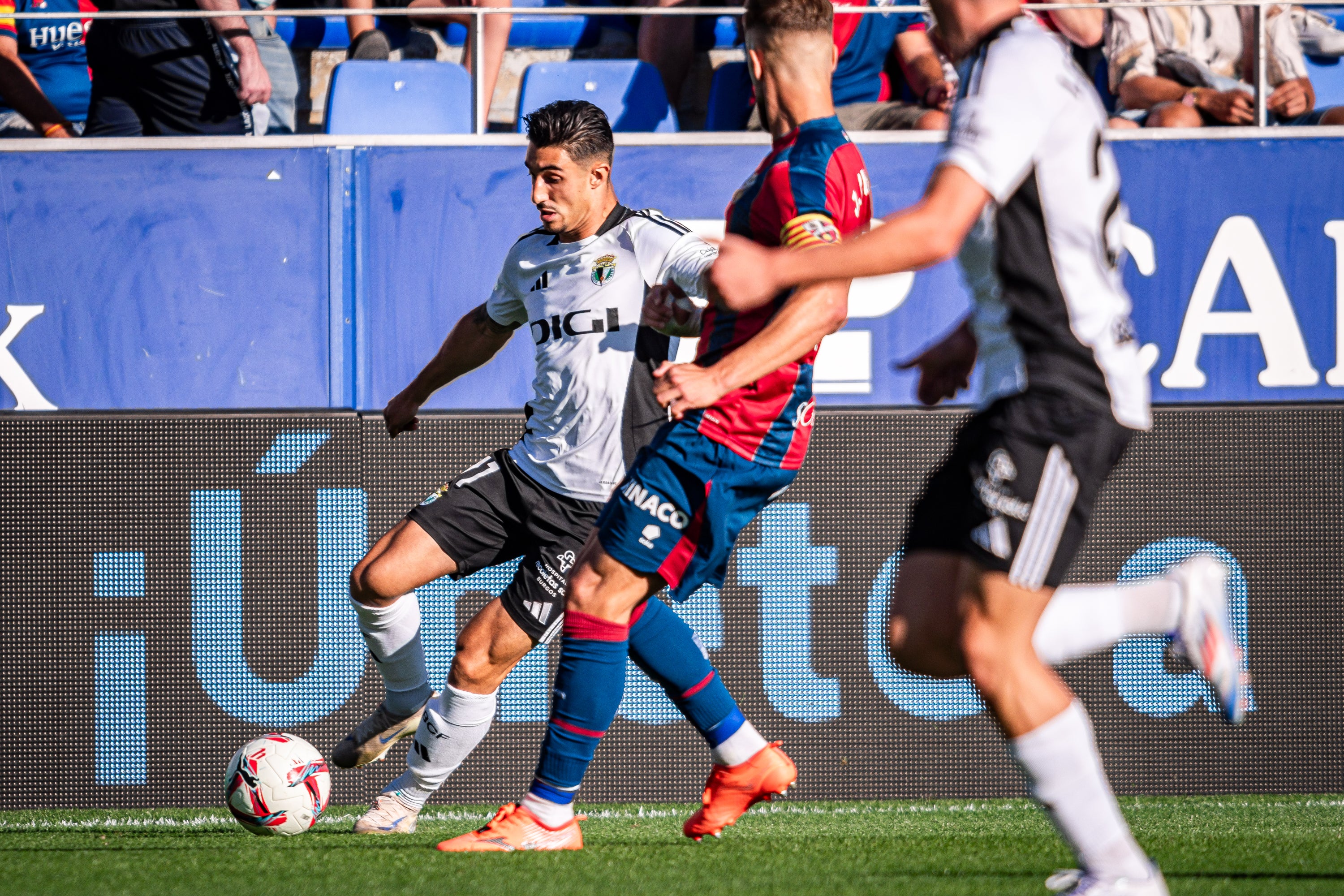 Así ha sido, en imágenes, la victoria del Burgos CF en Huesca