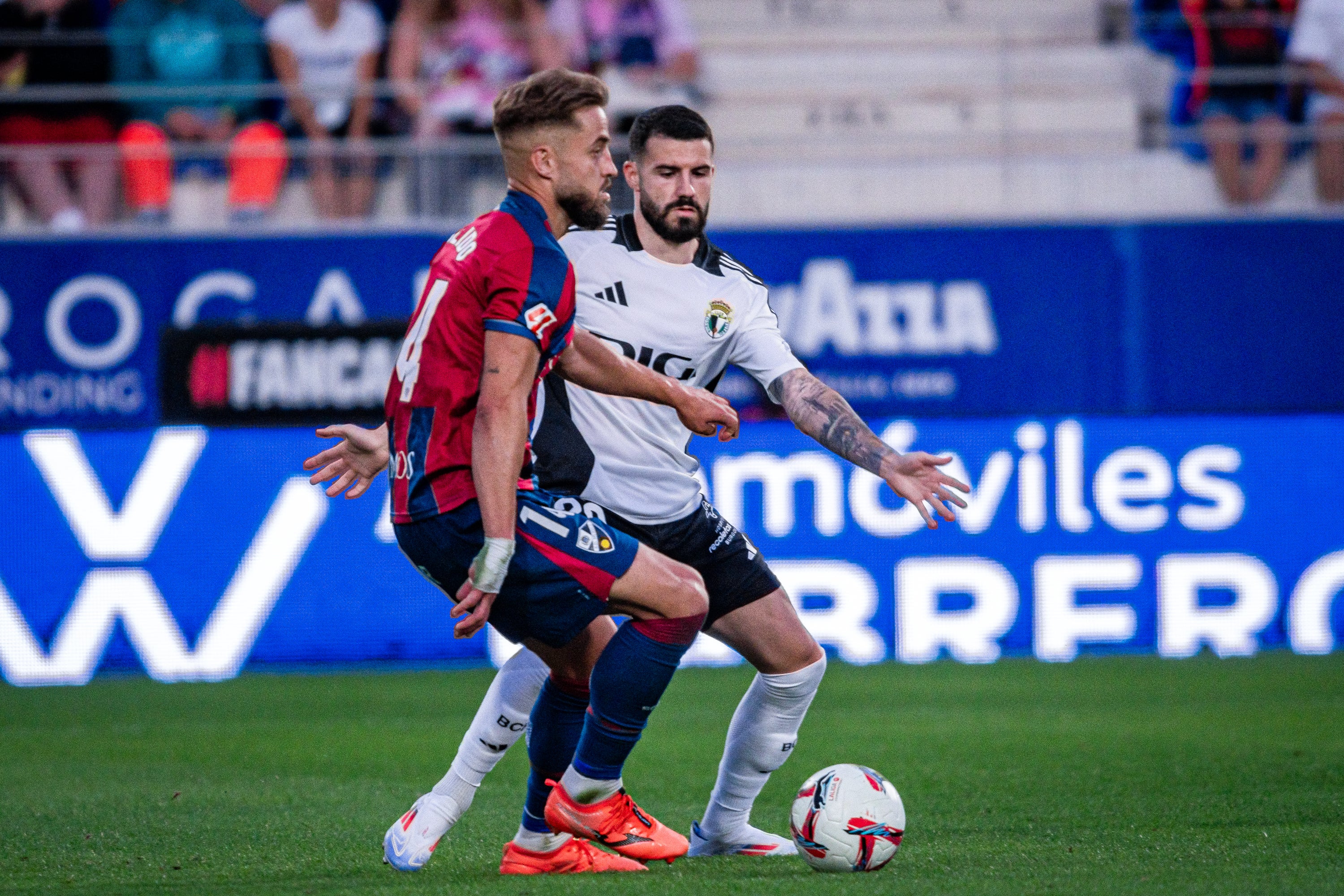 Así ha sido, en imágenes, la victoria del Burgos CF en Huesca