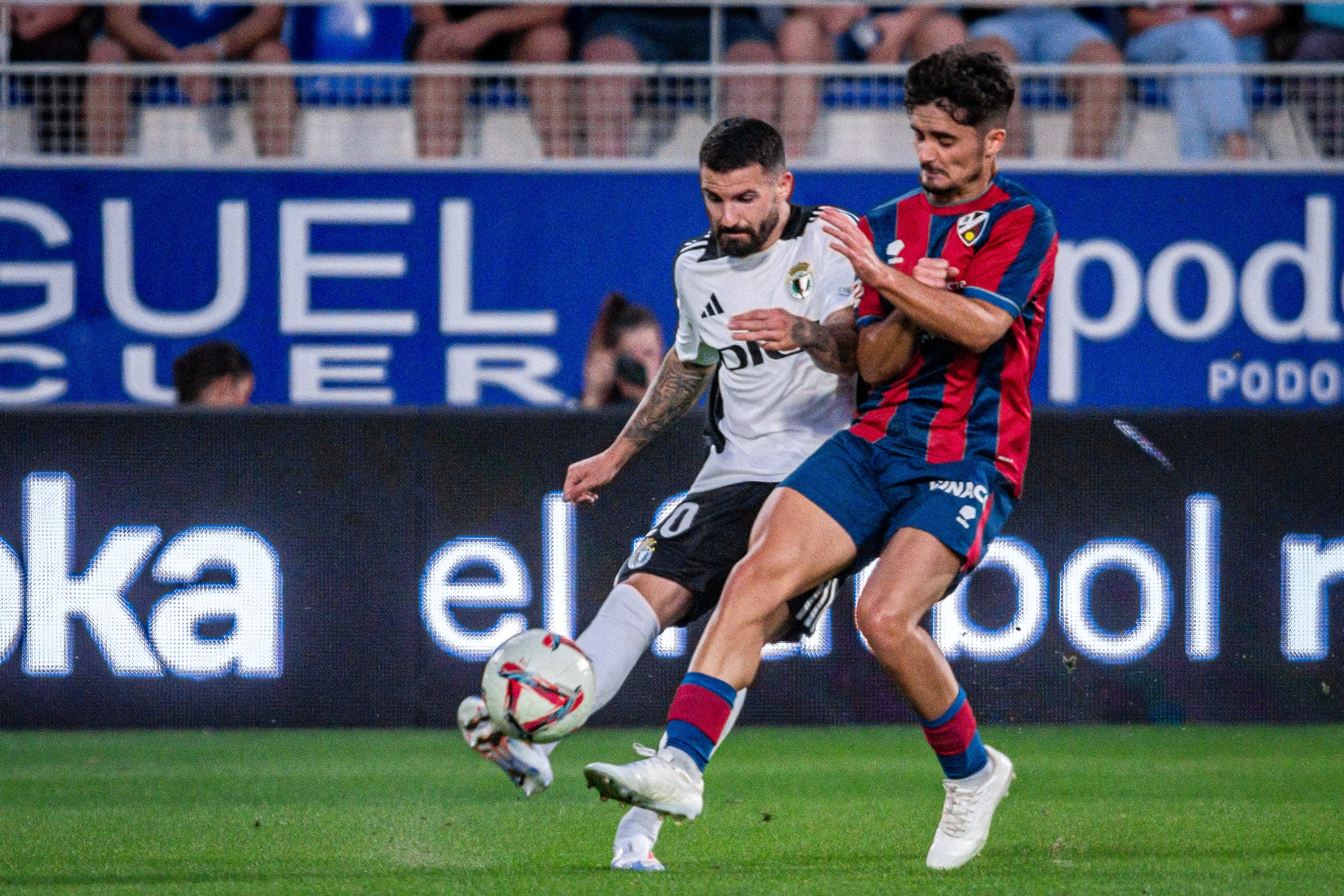 Así ha sido, en imágenes, la victoria del Burgos CF en Huesca