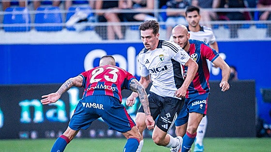 El Burgos CF se cuela en la fiesta del líder y se coloca cuarto