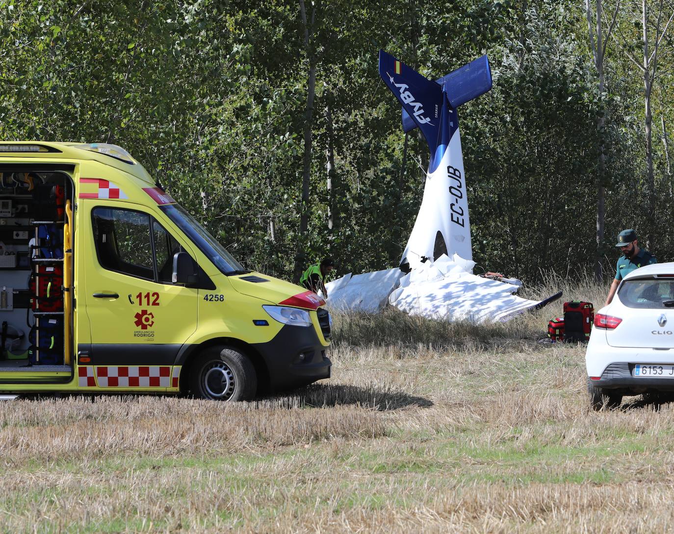 Imágenes del accidente mortal de una avioneta tras despegar en Burgos