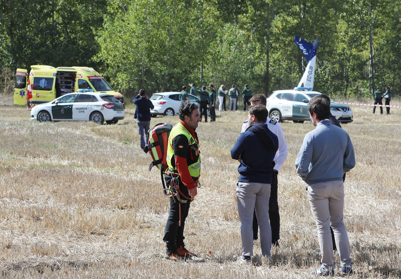 Imágenes del accidente mortal de una avioneta tras despegar en Burgos