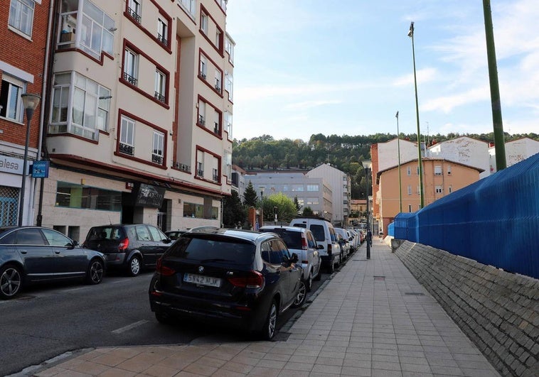 Calle Delicias, con el colegio La Salle, en Burgos.