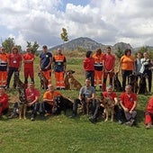 Una jornada con guías y perros de rescate en favor de la ELA en Burgos