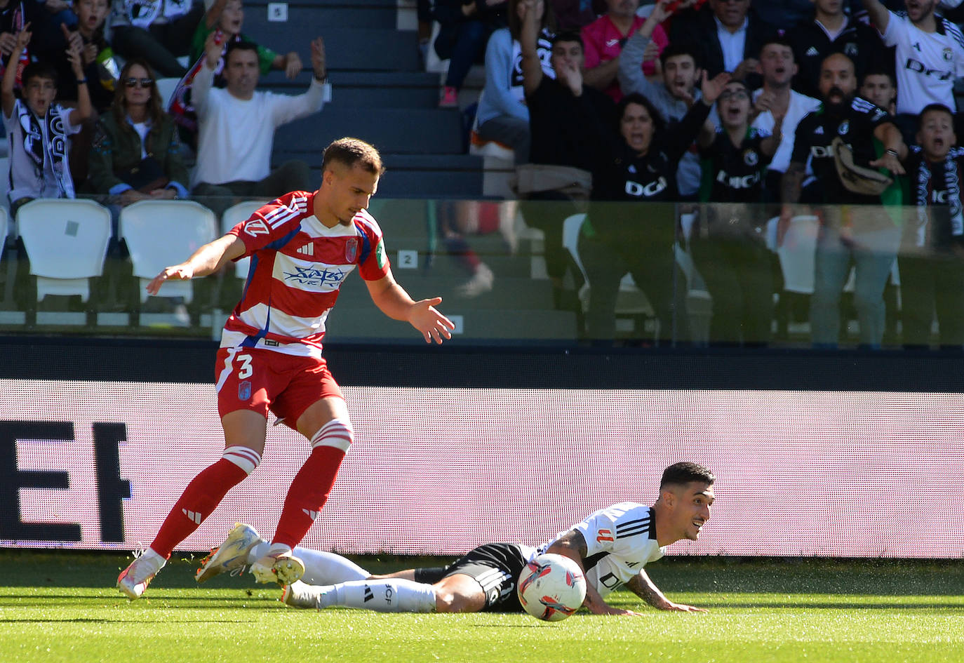 El Burgos CF - Granada CF, en imágenes