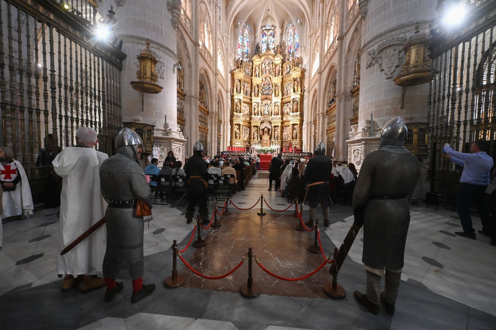 Misa en honor al Cid en la Catedral. / Ricardo Ordóñez / Ical