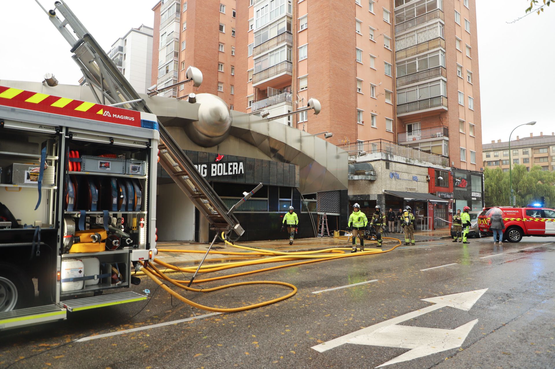 Aparatoso incendio en la Big Bolera