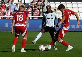 Kevin Appin en el partido entre el Burgos CF y el Granada CF.