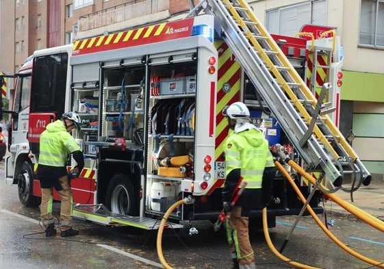 Imagen de archivo de los Bomberos actuando en la calle Soria.