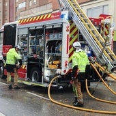 Un incendio calcina un salón de belleza frente a la bolera de Burgos