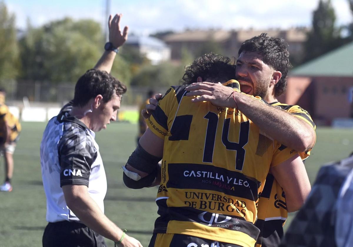 El Recoletas celebra un ensayo en el partido de la semana pasada.