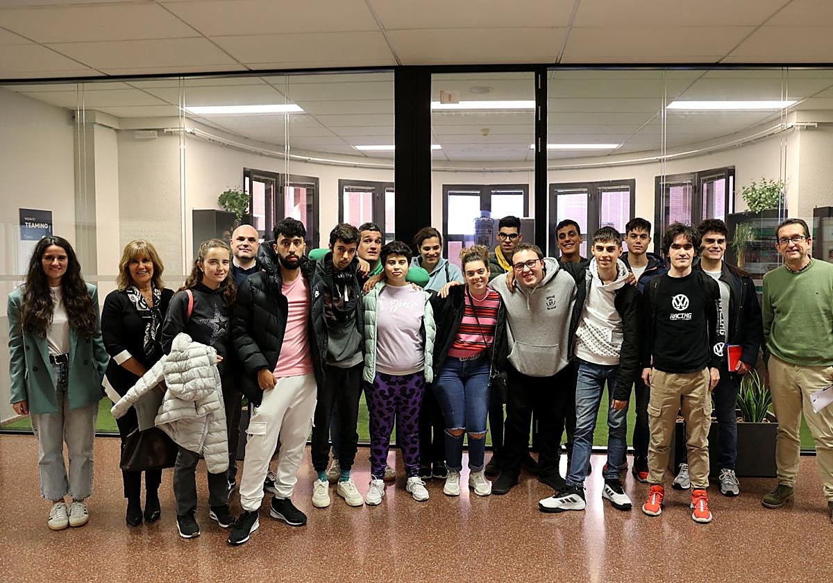 Los jóvenes que iniciarán los estudios.