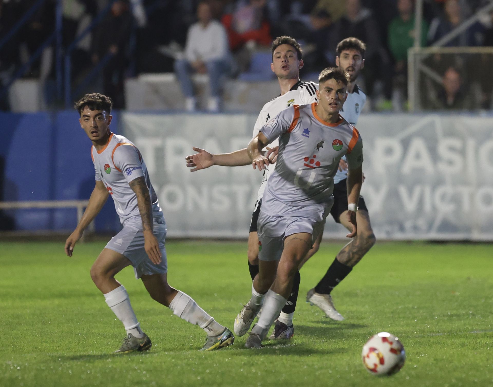 El partido entre el CD Móstoles y el Burgos CF, en imágenes