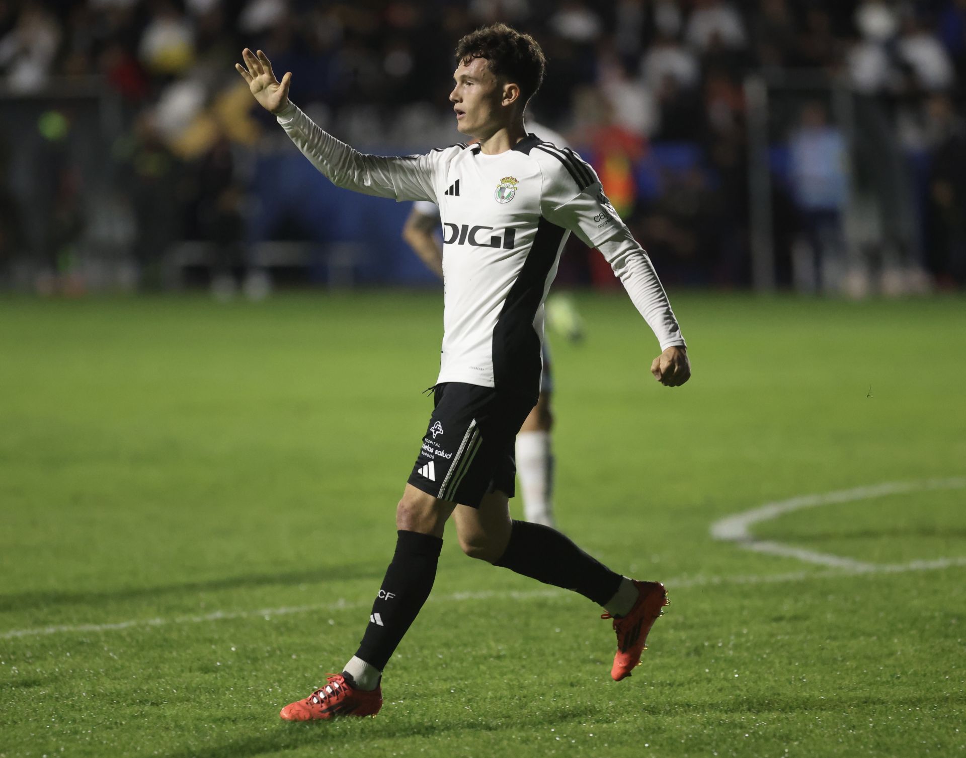 El partido entre el CD Móstoles y el Burgos CF, en imágenes