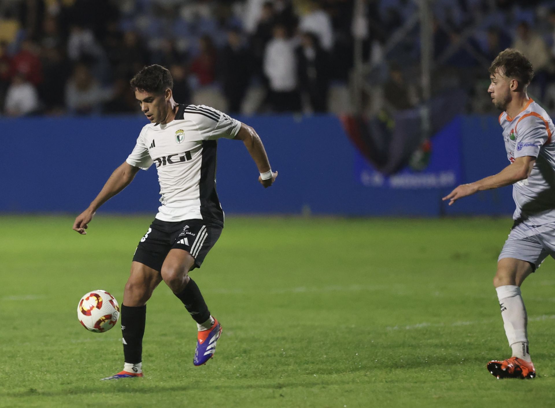 El partido entre el CD Móstoles y el Burgos CF, en imágenes