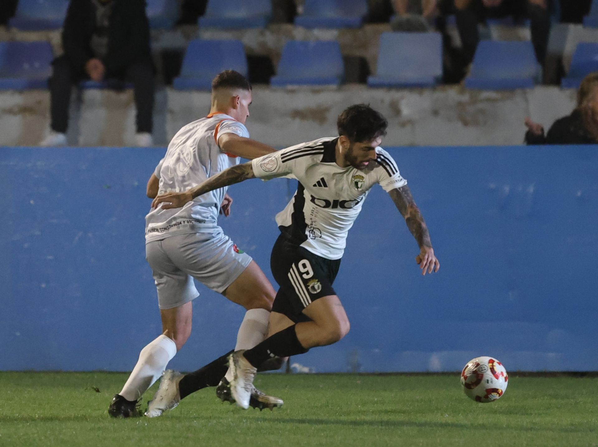 El partido entre el CD Móstoles y el Burgos CF, en imágenes