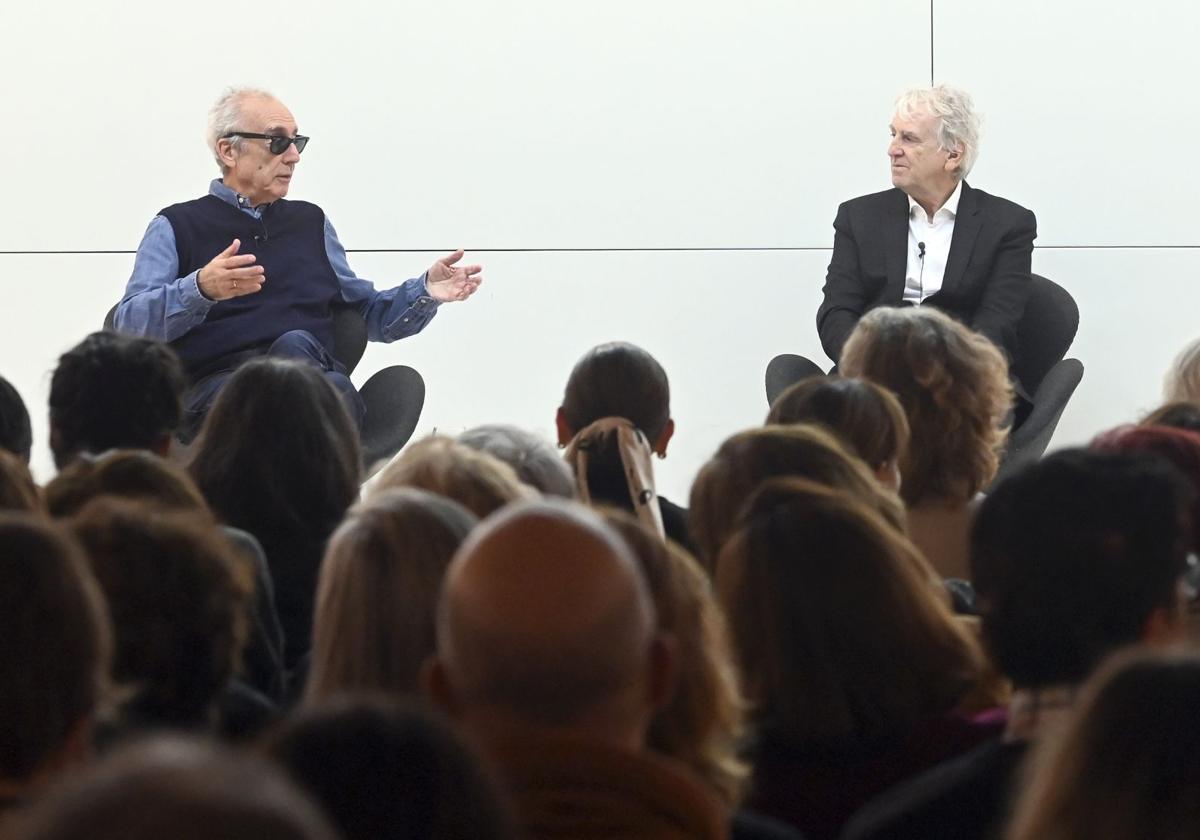 Juan José Millás (izda.) y Juan Luis Arsuaga, durante la presentación del libro.