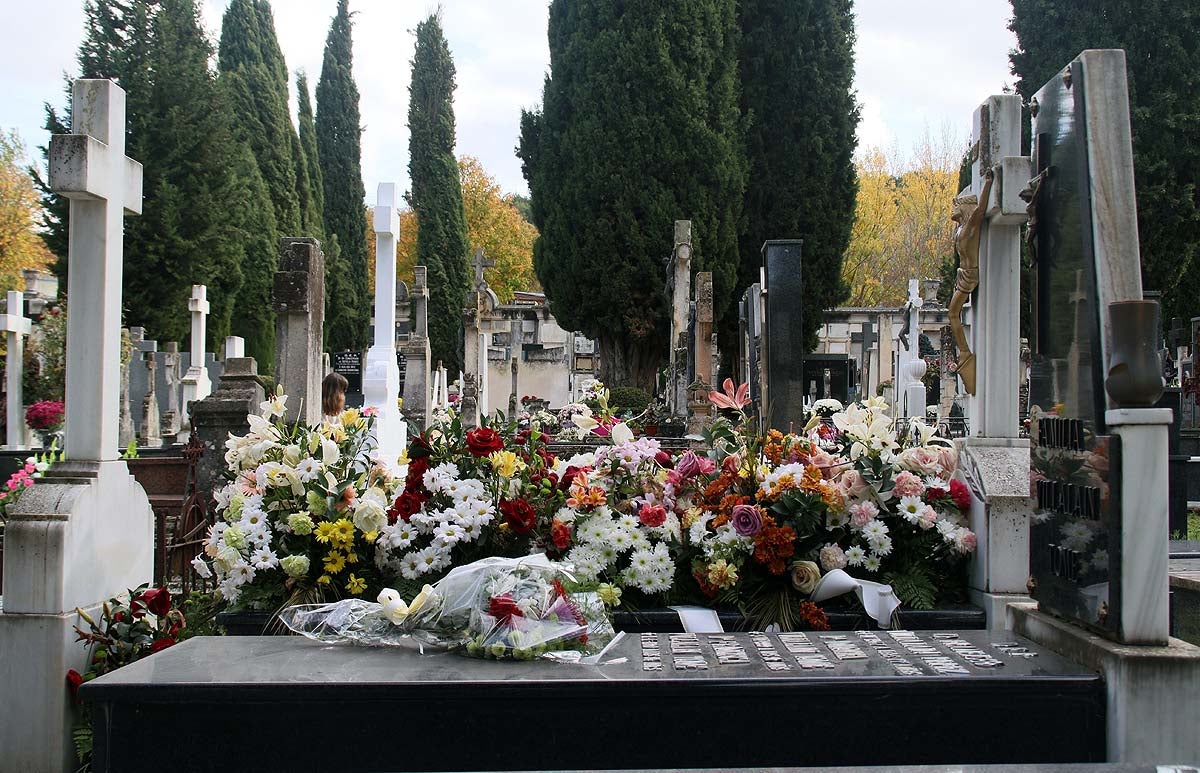 Burgos recuerda con flores a los que ya no están