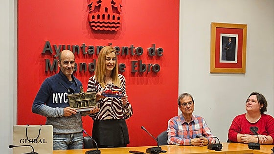 Miranda de Ebro homenajea a Javier Calvo por su destacada labor en la impresión 3D