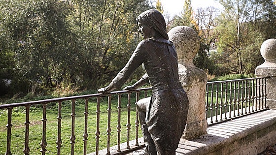 Un paseo por las esculturas de bronce que hay en Burgos