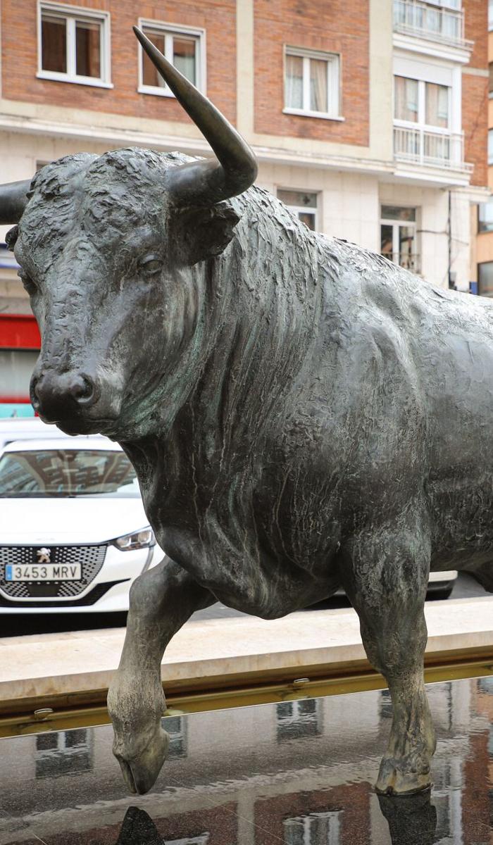 Un paseo por las esculturas de bronce que hay en Burgos | BURGOSconecta
