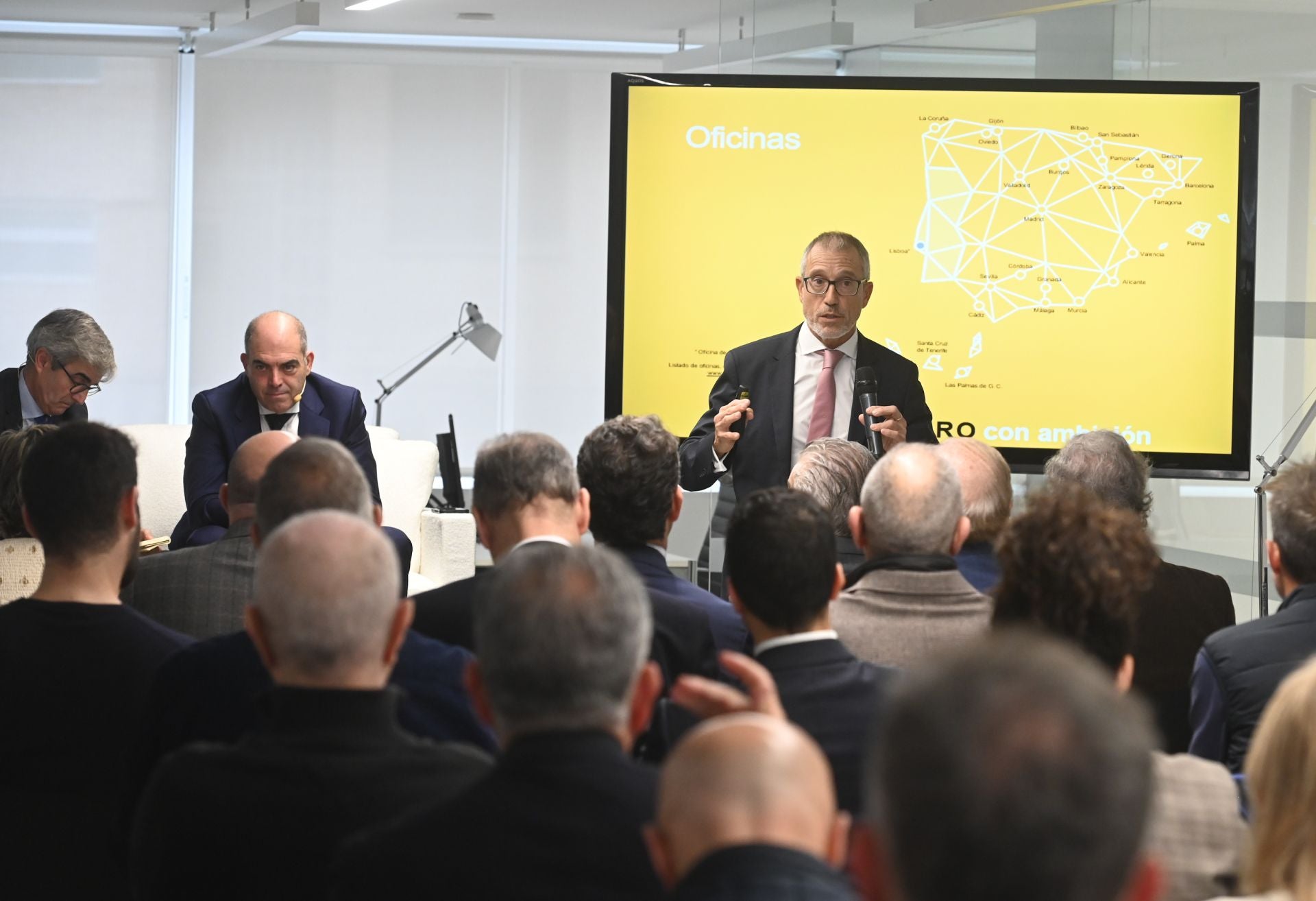 La ponencia de Lorenzo Amor en el Foro Económico de Burgosconecta, en imágenes