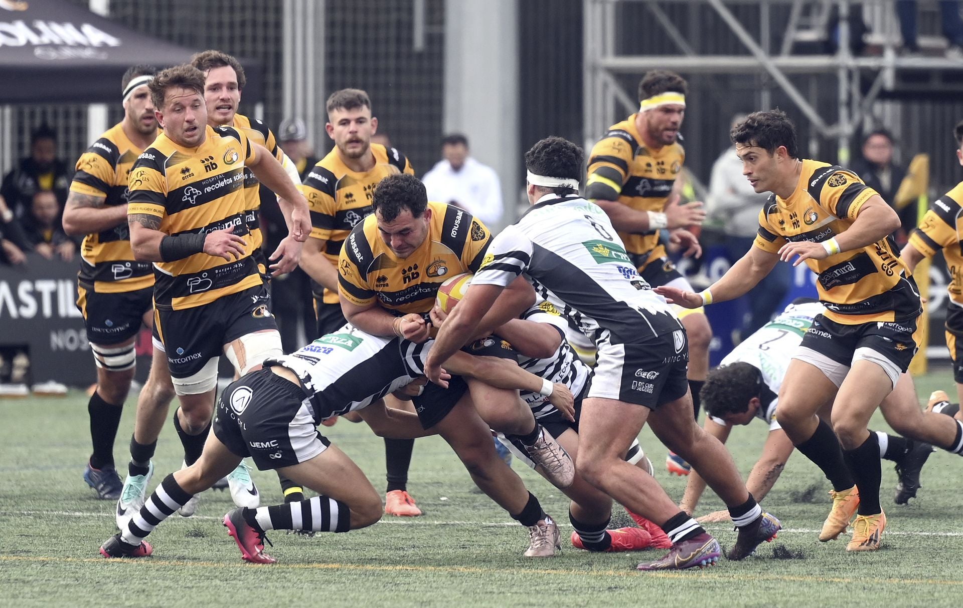 El partido del Recoletas Burgos Caja Rural frente a El Salvador, en imágenes