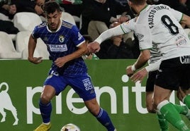 Curro, en un partido frente al Racing de Santander.