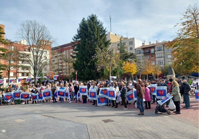 Centenares de personas se han reunido en el parque Antonio Machado