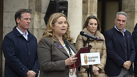 Dos centenares de personas se concentran en Burgos para pedir el fin de las violencias machistas