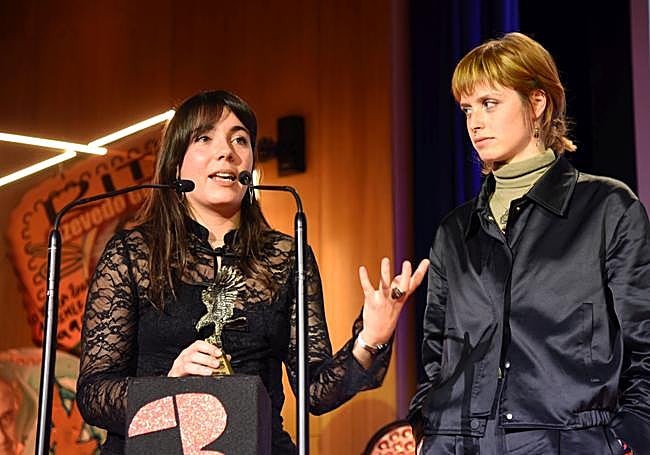 Marta Martín, de 'Arenillas', recoge el premio de Silvia Esser por Mejor Fotografía.