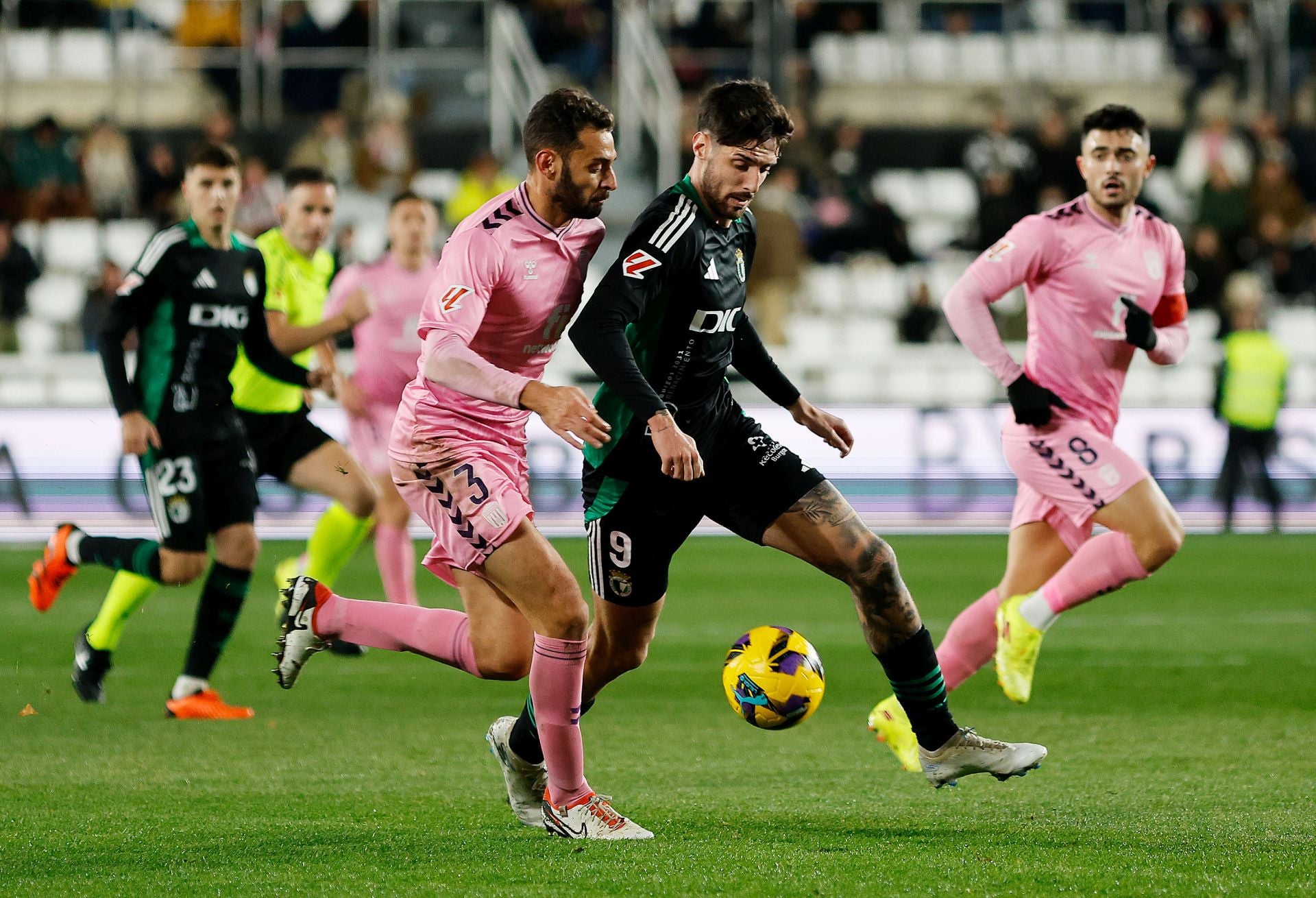 David López da tres puntos de oro al Burgos en el descuento