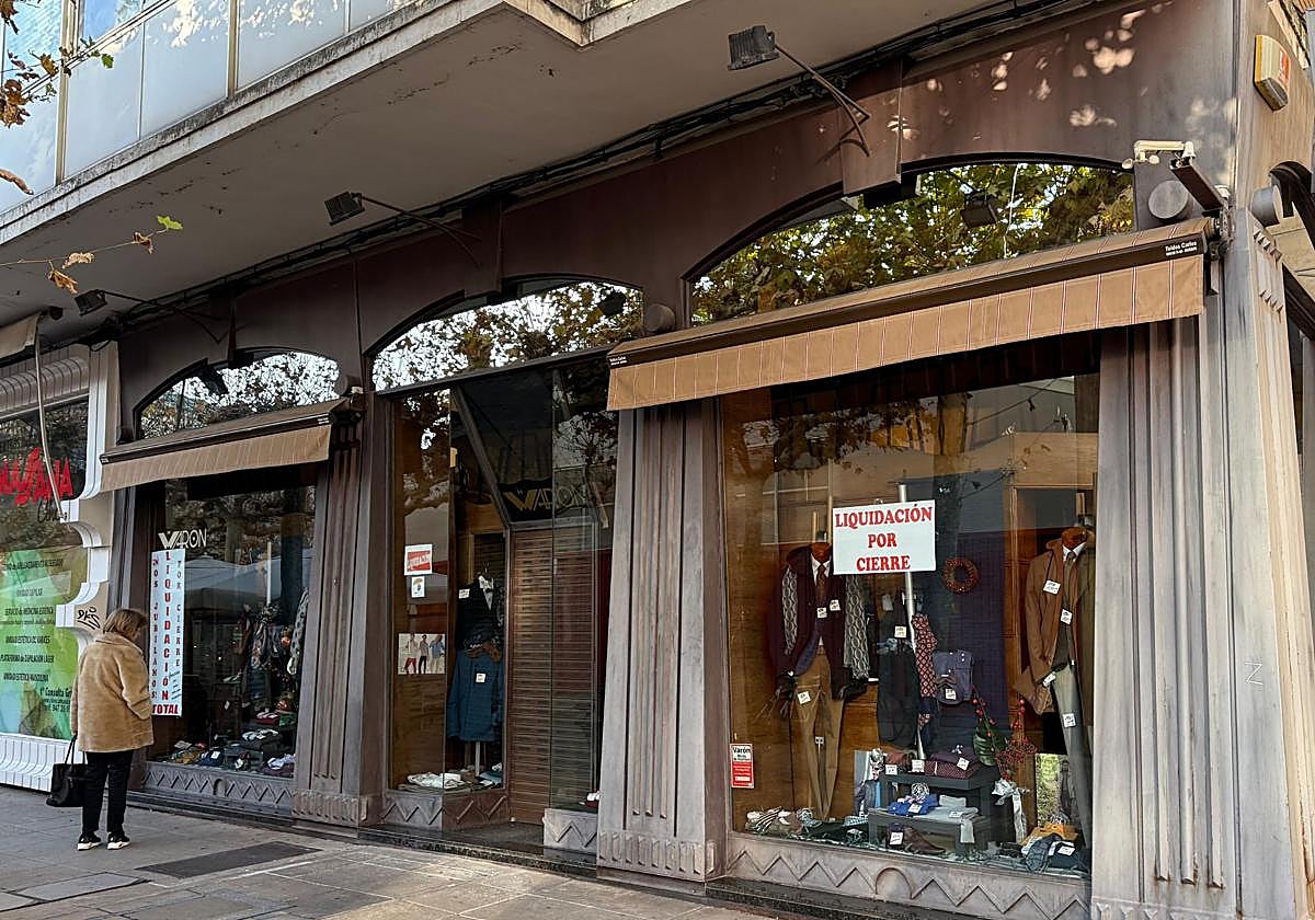 Cierra otro comercio en el centro de Burgos.