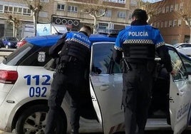 Imagen de archivo de una detención practicada por la Policía Local de Burgos.