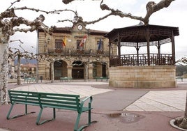 Plaza de Quintanar de la Sierra.