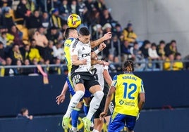 El Burgos CF logra el empate en Cádiz.