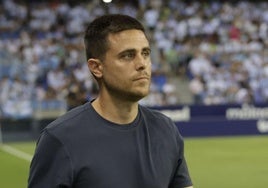 Alessio Lisci, entrenador del Mirandés, en Riazor.