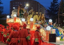 Los Reyes Magos llegan a Burgos cargados de regalos y con una gran comitiva.