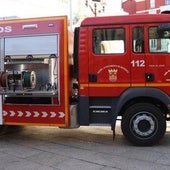 Intoxicados dos adultos y una menor en el incendio de una vivienda en Capiscol